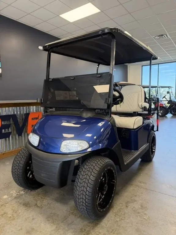 2023 E-Z-GO RXV photo 7