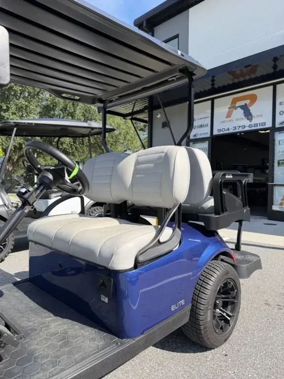 2023 E-Z-GO Express photo 2