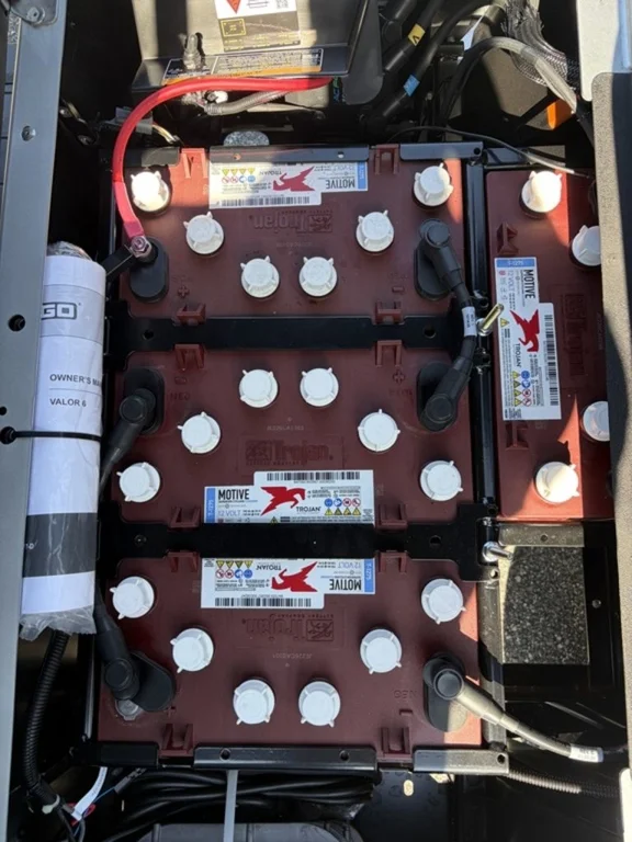 2027 E-Z-GO Express 6 Valor S + 48V Platinum photo 6