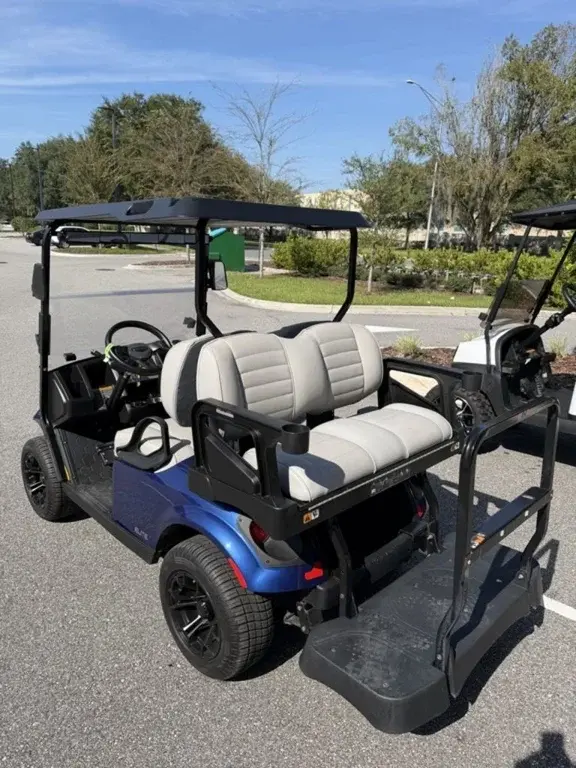 2023 E-Z-GO Express photo 3