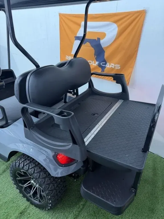 2016 E-Z-GO TXT photo 5