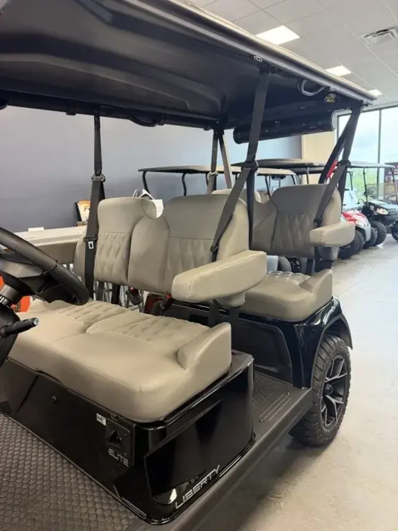 2027 E-Z-GO Liberty photo 6