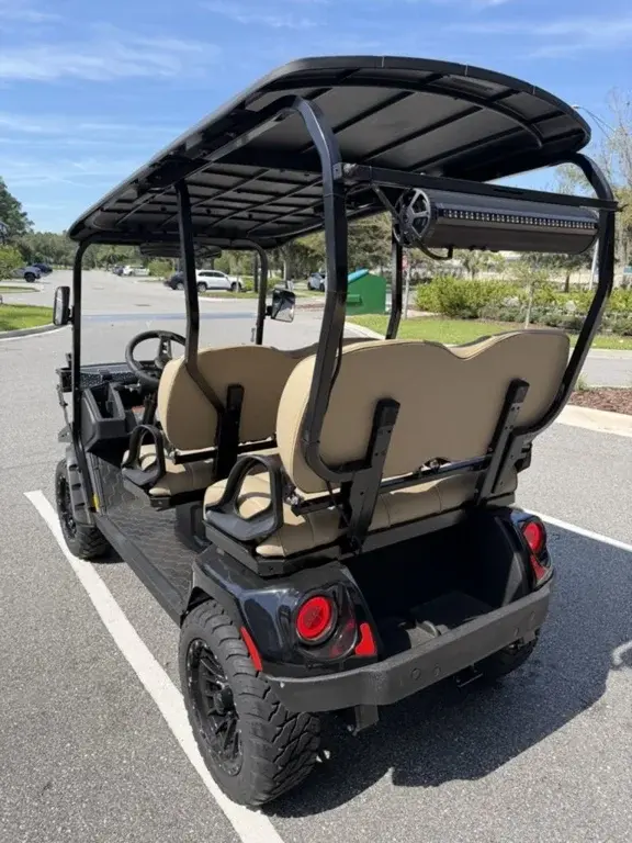 2024 E-Z-GO Liberty photo 3