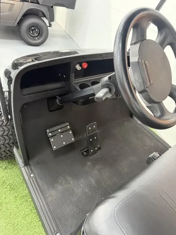 2016 E-Z-GO TXT photo 3