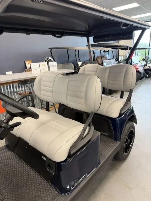 2027 E-Z-GO Liberty photo 8