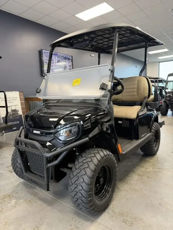 2027 E-Z-GO Liberty photo 6