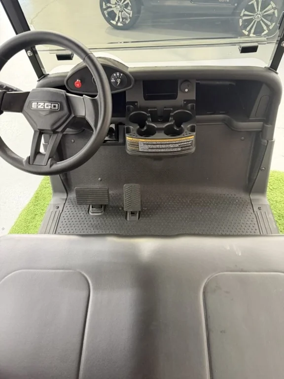 2021 E-Z-GO RXV ELiTE Lithium photo 5