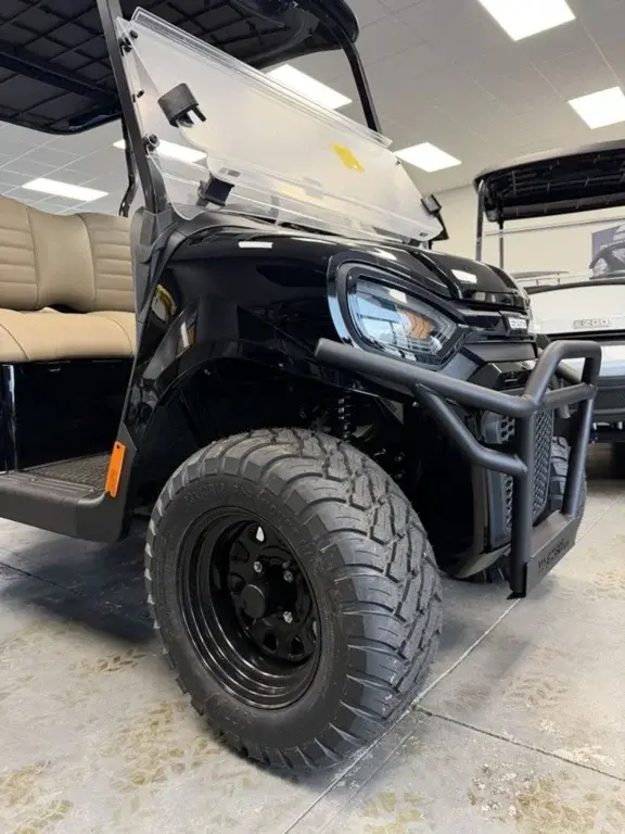 2027 E-Z-GO Liberty photo 10
