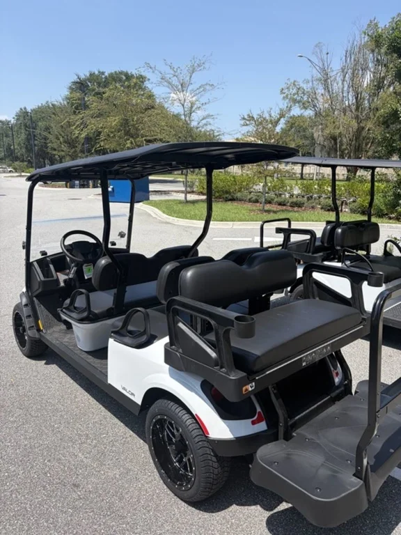2027 E-Z-GO Express 6 Valor S 48V Bright White photo 3