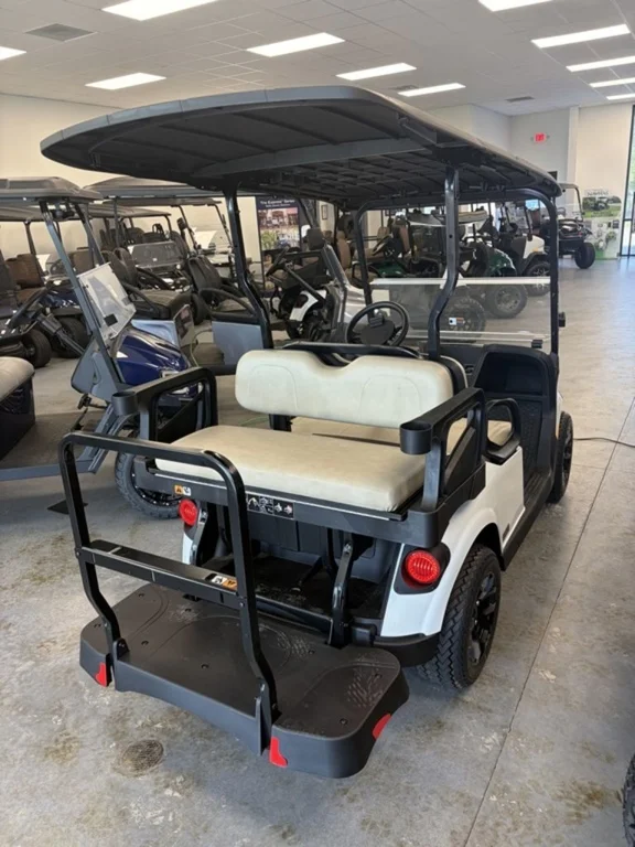 2027 E-Z-GO Freedom ELiTE Lithium photo 8