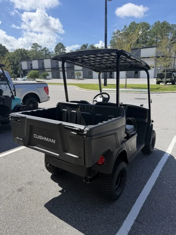 2027 Cushman Hauler 800X photo 3