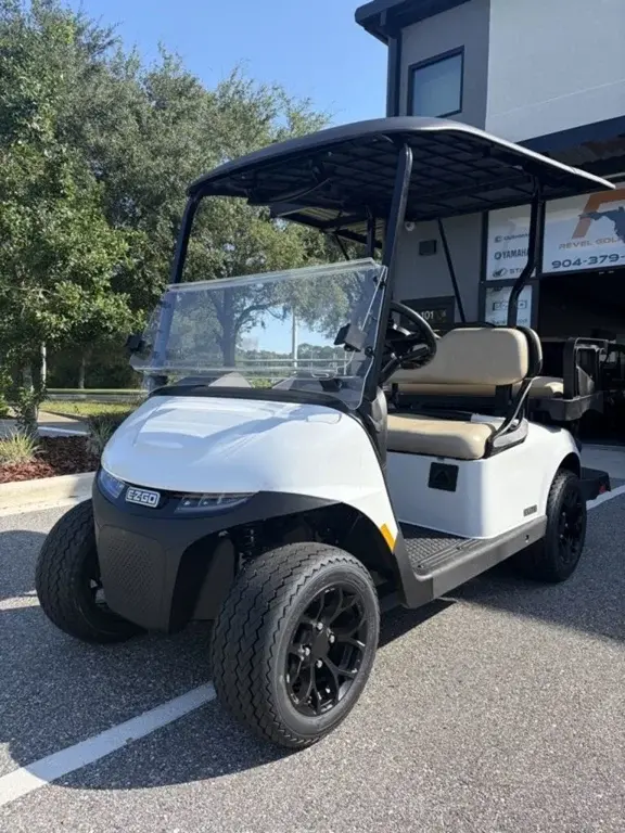 2027 E-Z-GO Freedom ELiTE Lithium photo 1