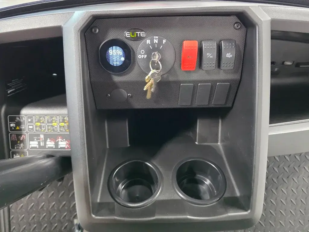 2027 Cushman Hauler PRO photo 18
