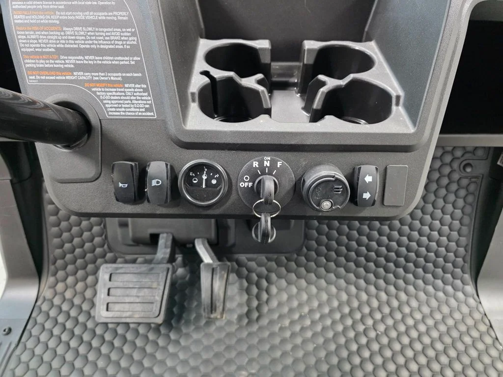 2026 E-Z-GO RXV VALOR 4 S+ photo 19
