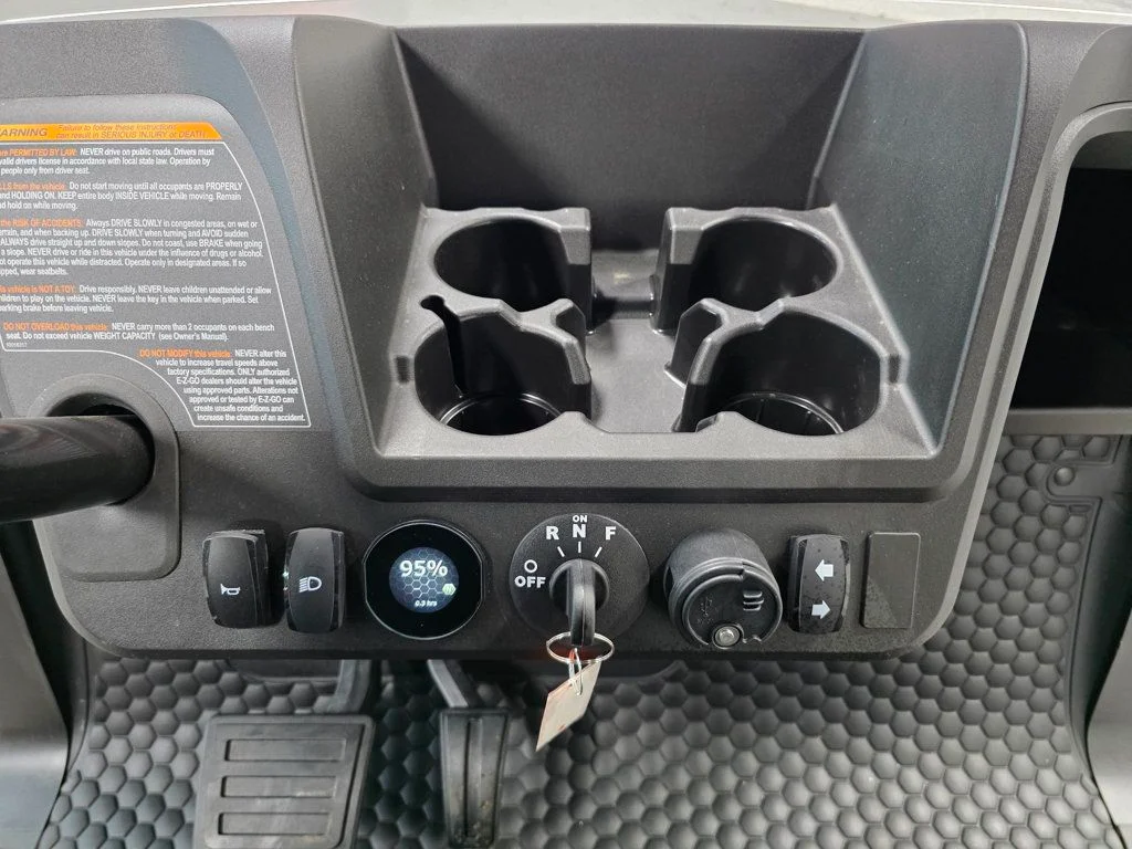 2026 E-Z-GO RXV ELiTE Lithium photo 17