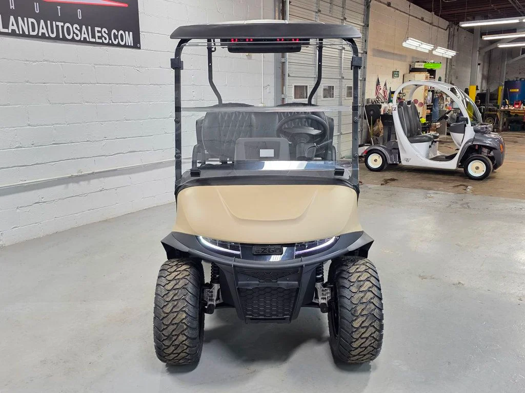 2026 E-Z-GO RXV ELiTE Lithium photo 3