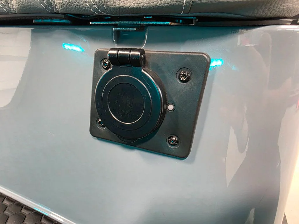2026 E-Z-GO RXV ELiTE Lithium photo 18