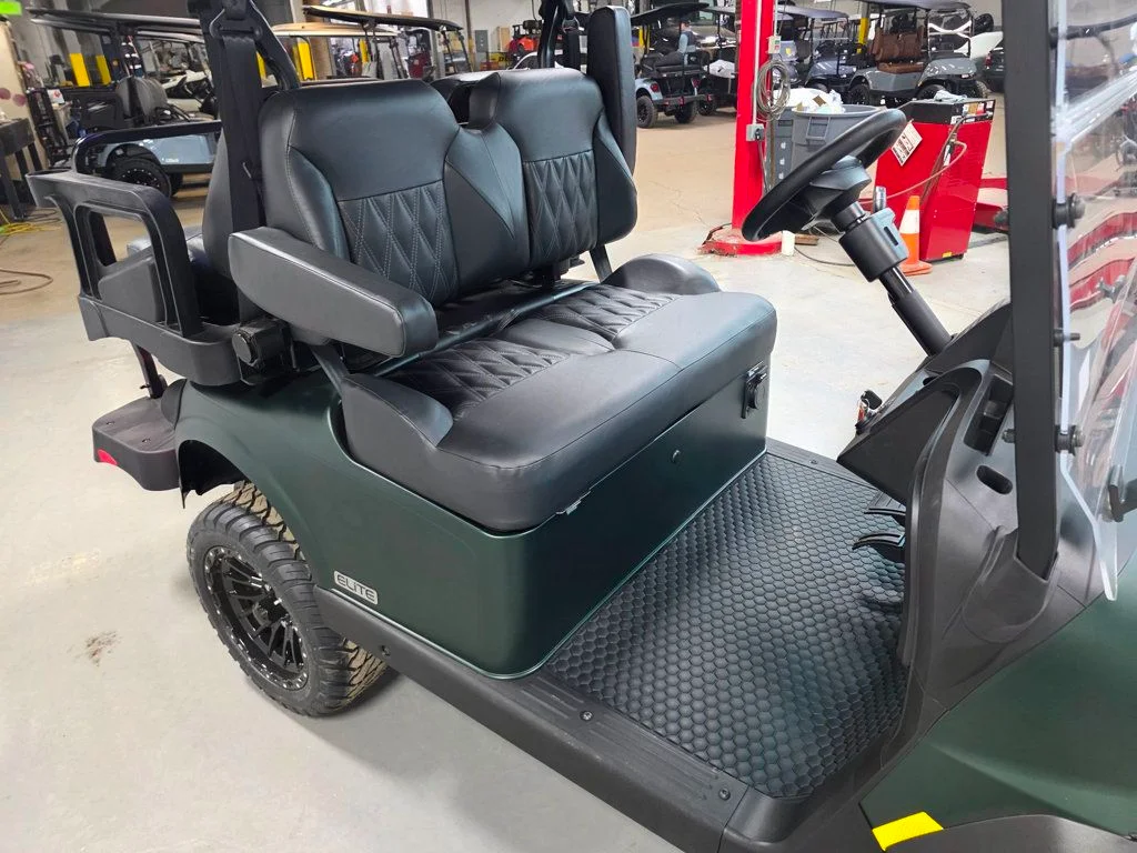 2026 E-Z-GO RXV ELiTE Lithium photo 28