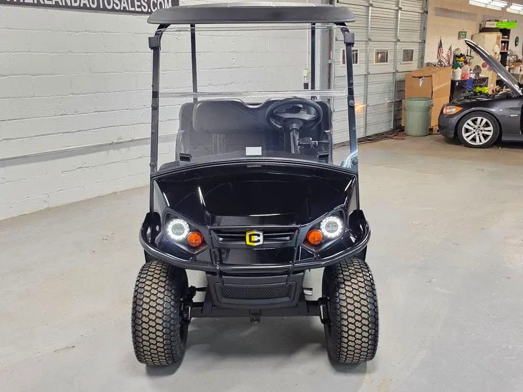 2027 Cushman Hauler 800X photo 2