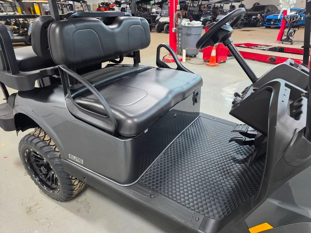 2026 E-Z-GO RXV ELiTE Lithium photo 24