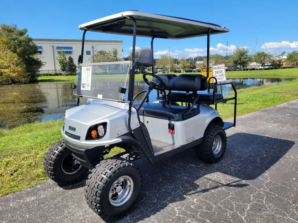 2018 E-Z-GO EZGO EXPRESS photo 3