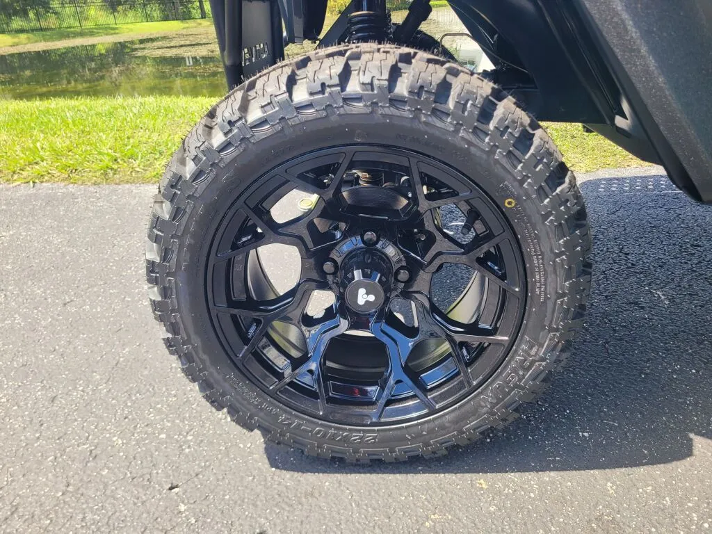 2027 ActivEV Pulse 4 Forward Lifted photo 9