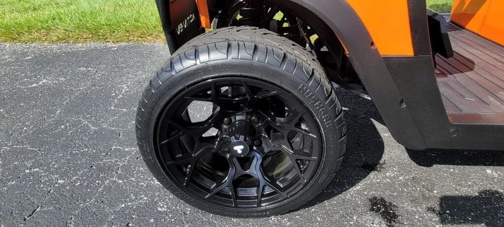 2027 ActivEV Pulse 6 Passenger photo 17