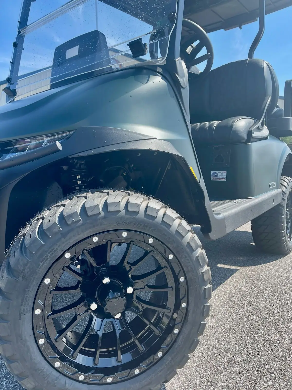 2026 E-Z-GO RXV ELiTE Lithium photo 2