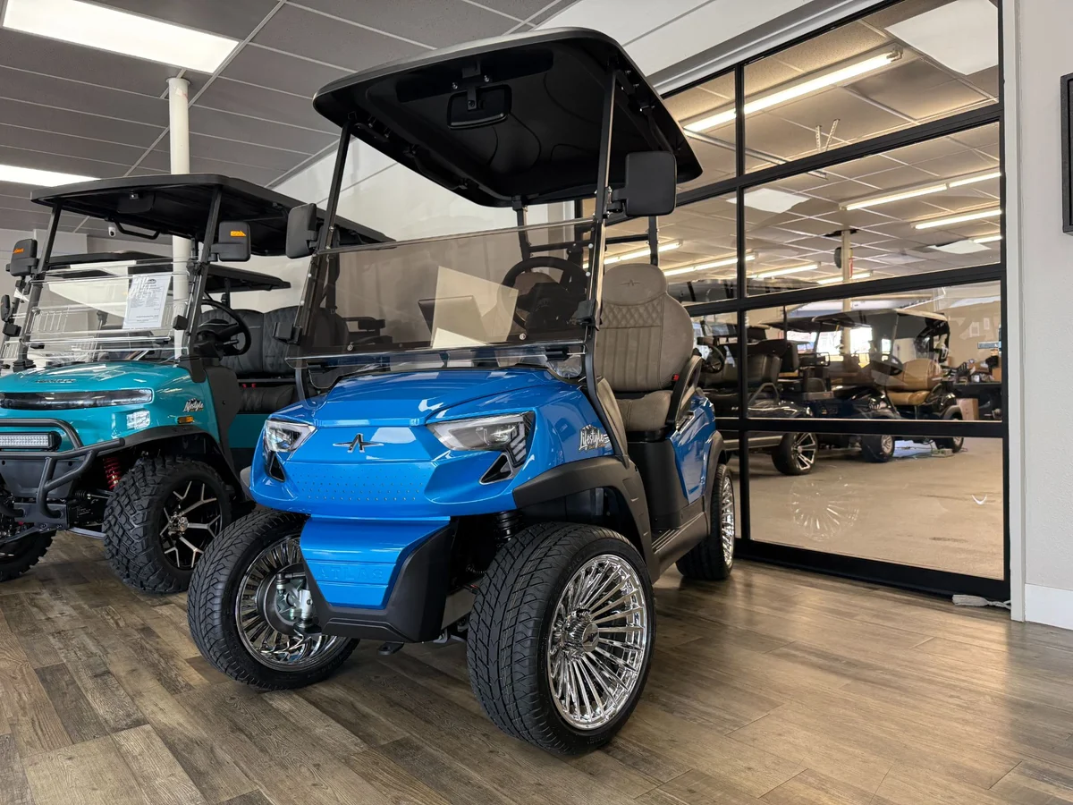2026 Atlas Pro 2 Passenger photo 2