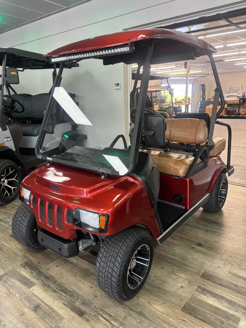 2010 Club Car Villager photo 1