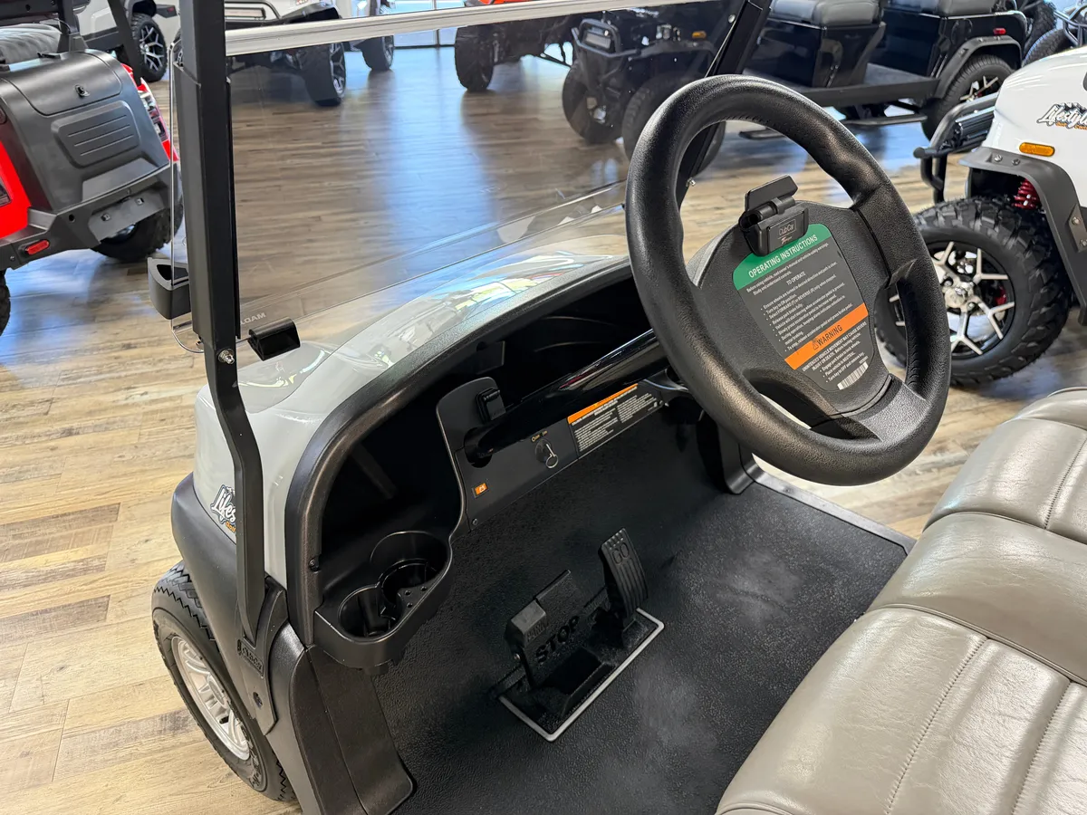 2023 Club Car Tempo 2+2 photo 10
