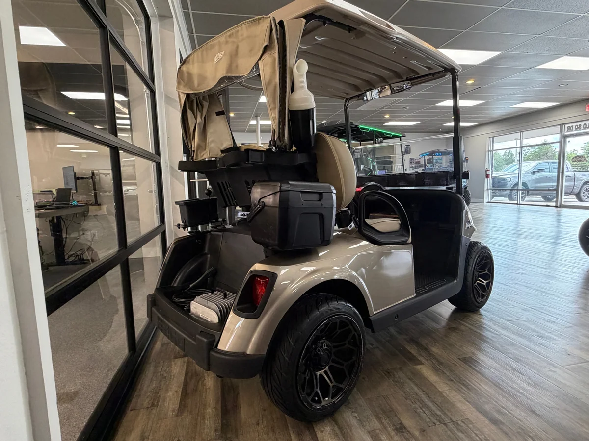 2019 E-Z-GO Freedom photo 5
