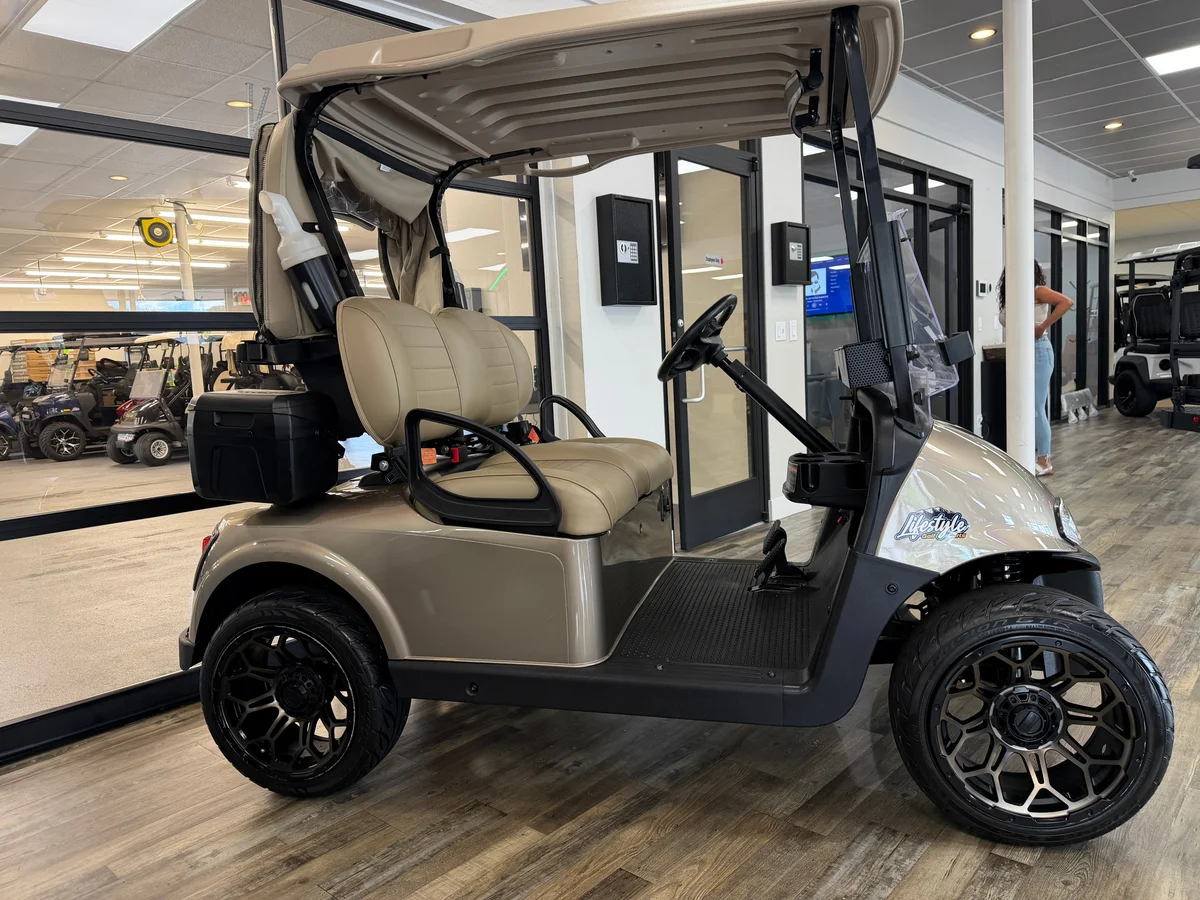 2019 E-Z-GO Freedom photo 4