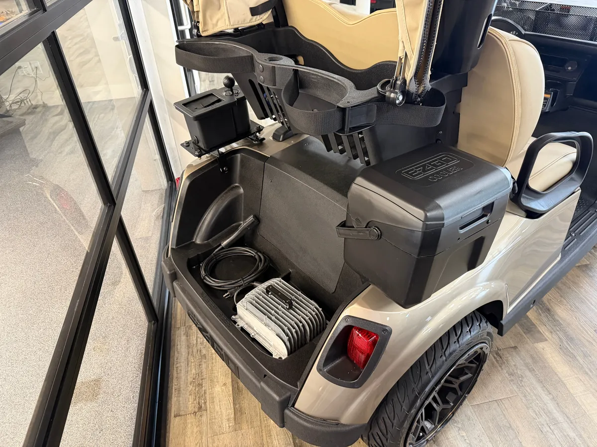 2019 E-Z-GO Freedom photo 6