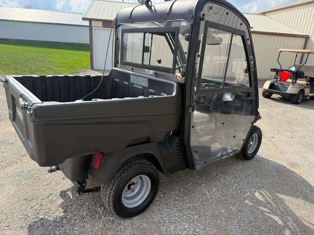 2022 Cushman Hauler PRO Electric photo 2