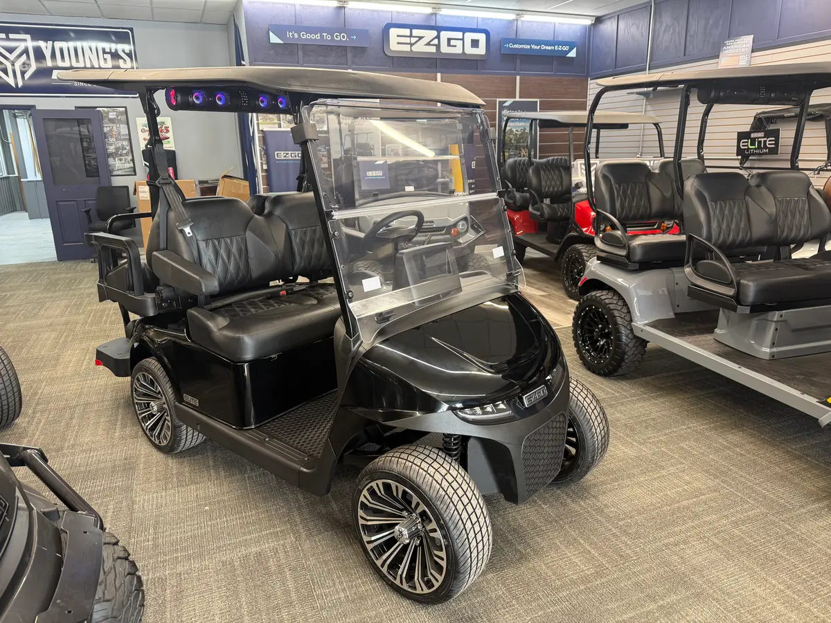 2026 E-Z-GO RXV ELiTE Lithium photo 2