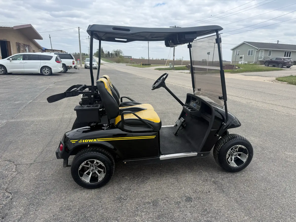 2006 E-Z-GO TXT photo 3