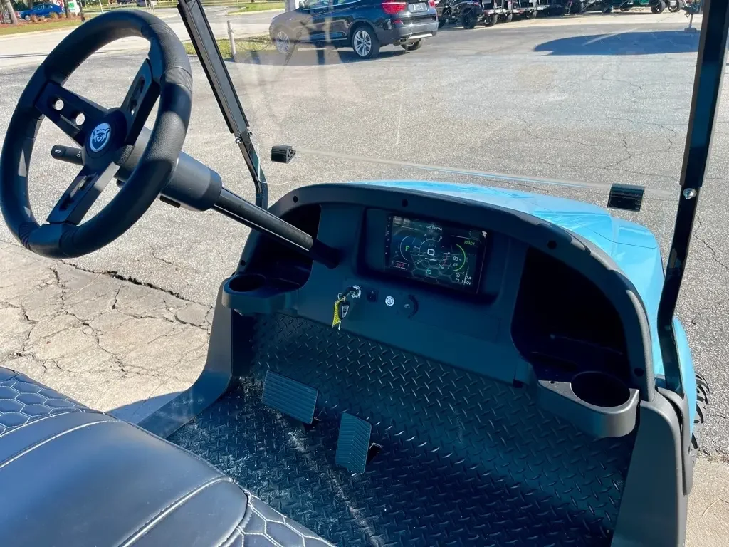 2024 Kodiak EV Defender LSV4PLIFTED photo 12