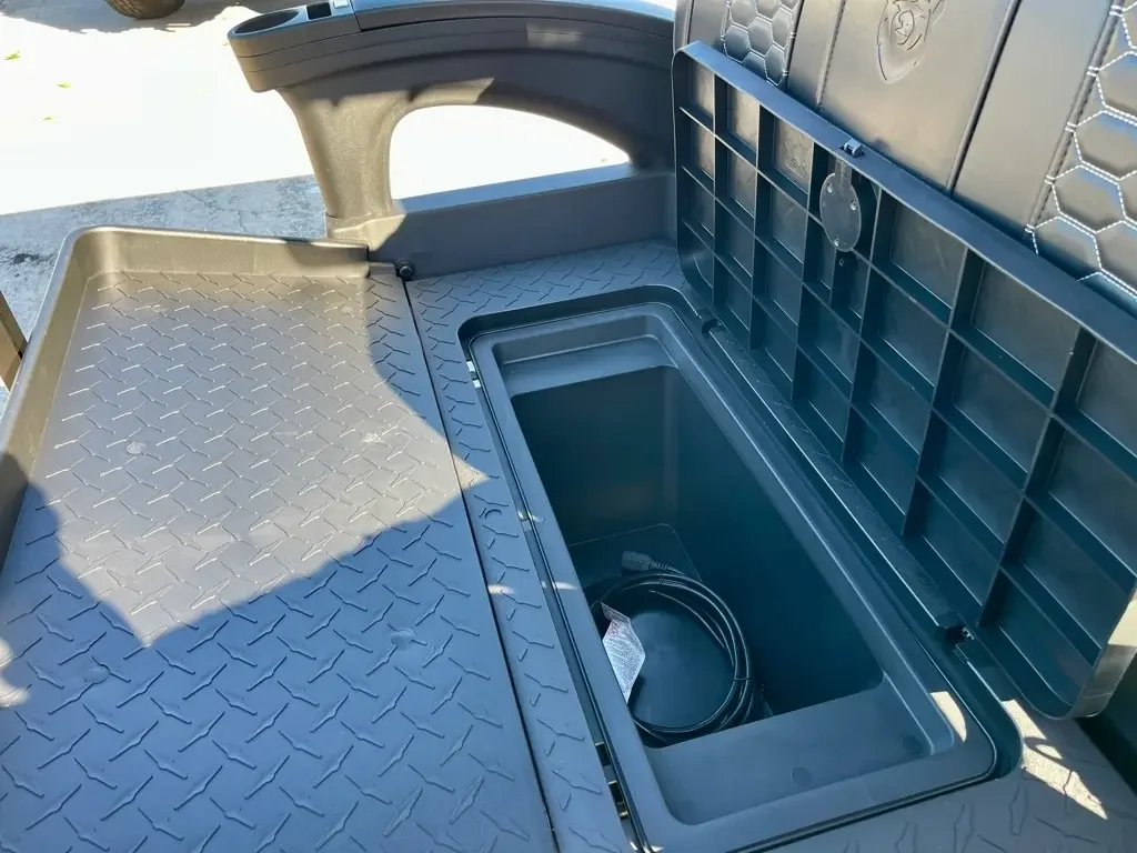 2024 Kodiak EV Defender LSV4PLIFTED photo 15
