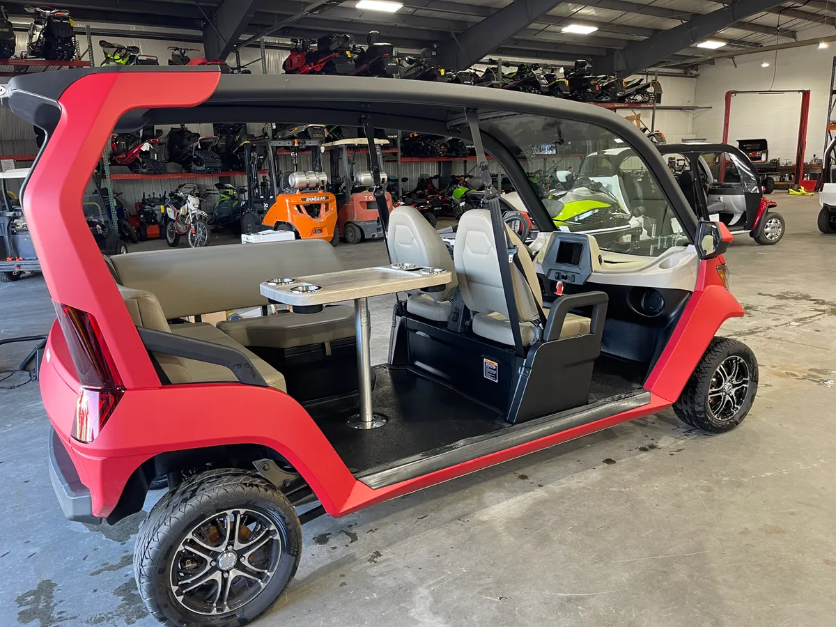 2025 Club Car CRU photo 6