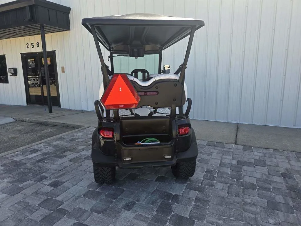 2027 Club Car Onward 4 Passenger photo 6
