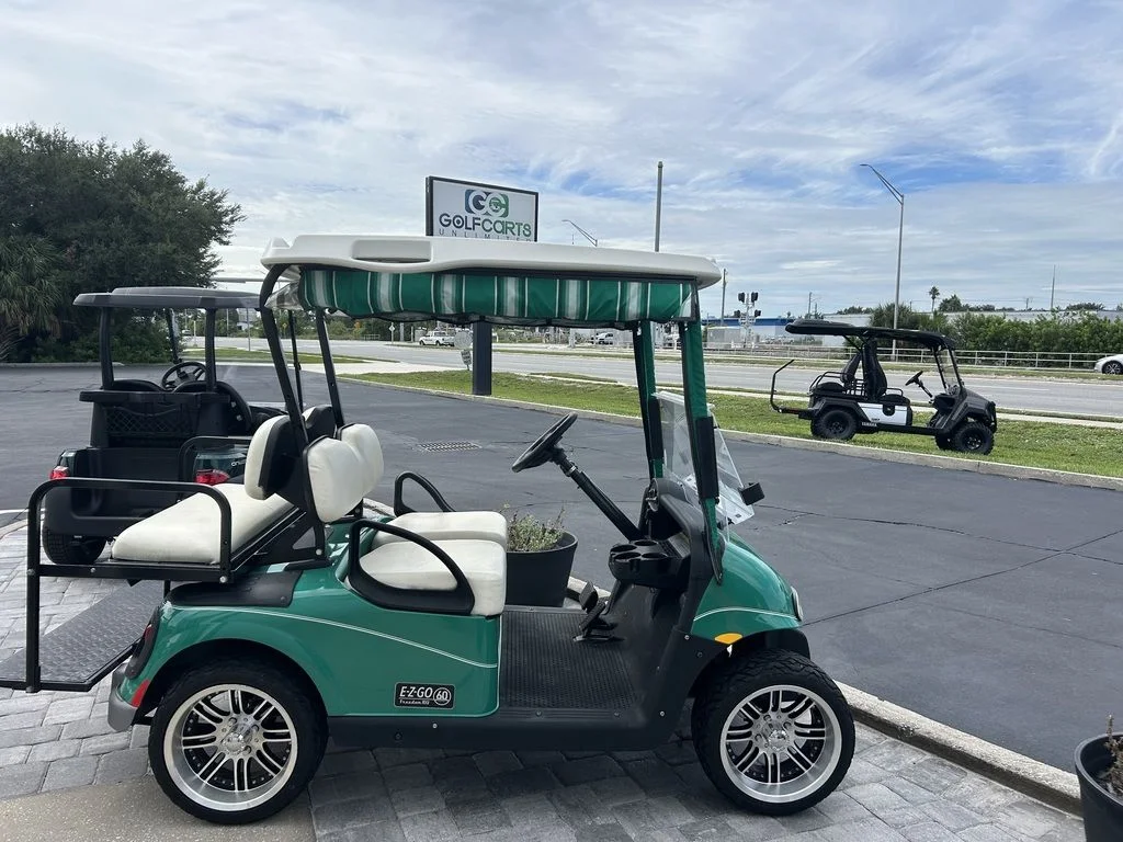 2015 E-Z-GO RXV photo 1
