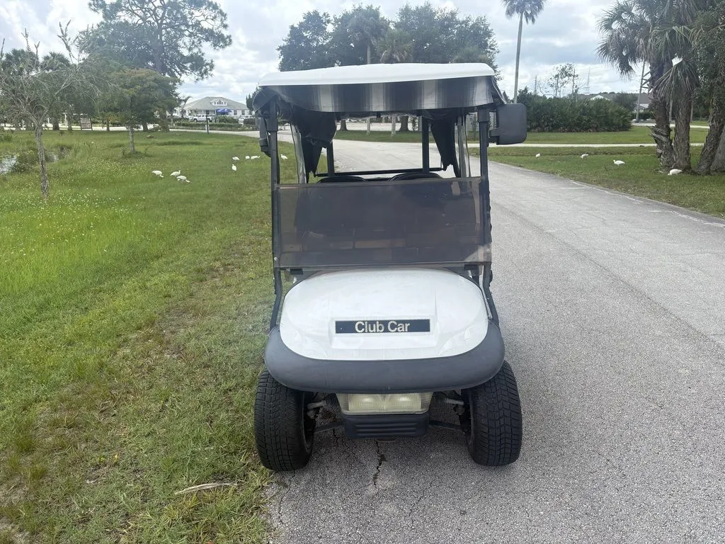 2005 Club Car Precedent photo 2
