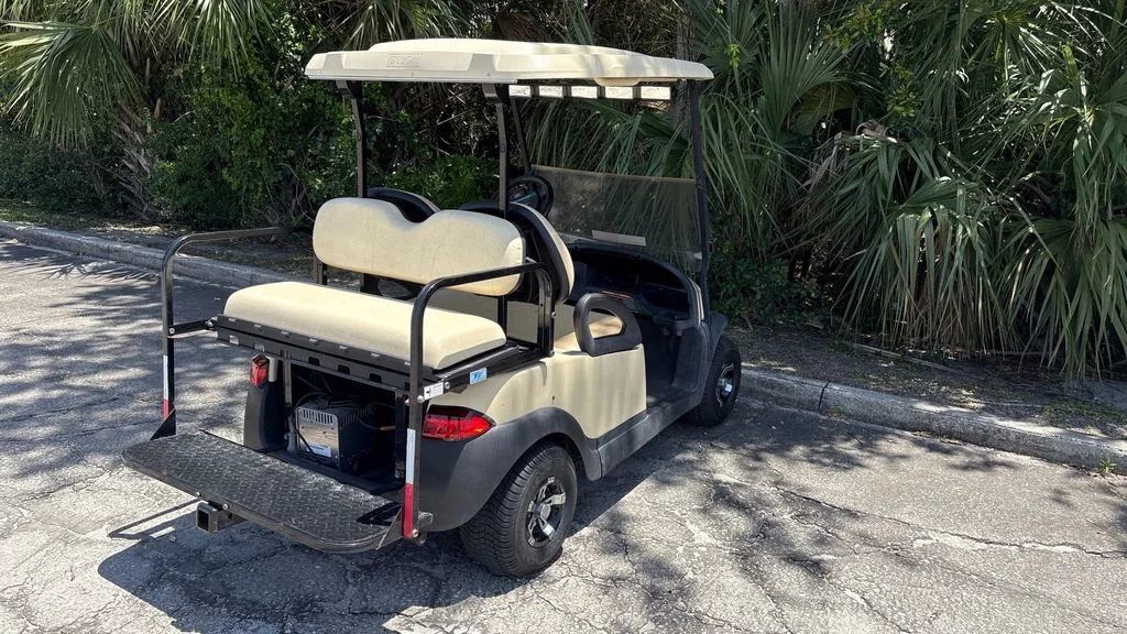 2010 Club Car Precedent Electric photo 5