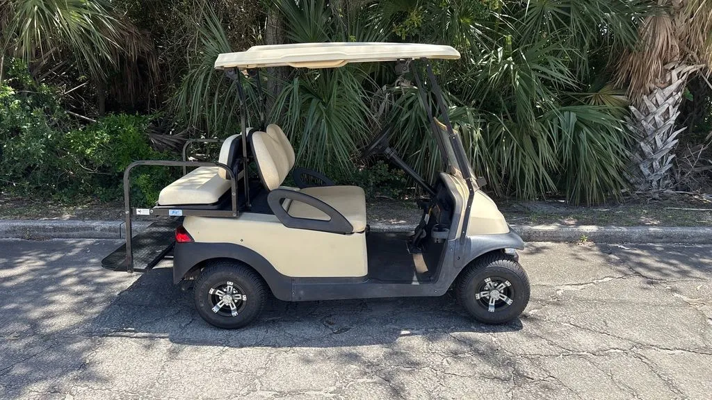 2010 Club Car Precedent Electric photo 6
