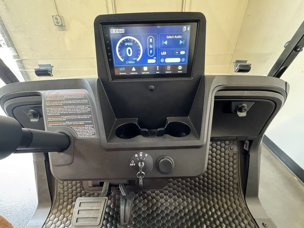 2026 E-Z-GO RXV photo 8