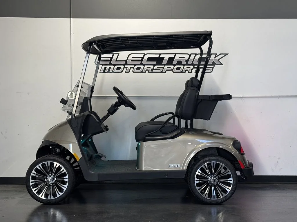 2026 E-Z-GO RXV ELiTE Lithium photo 2