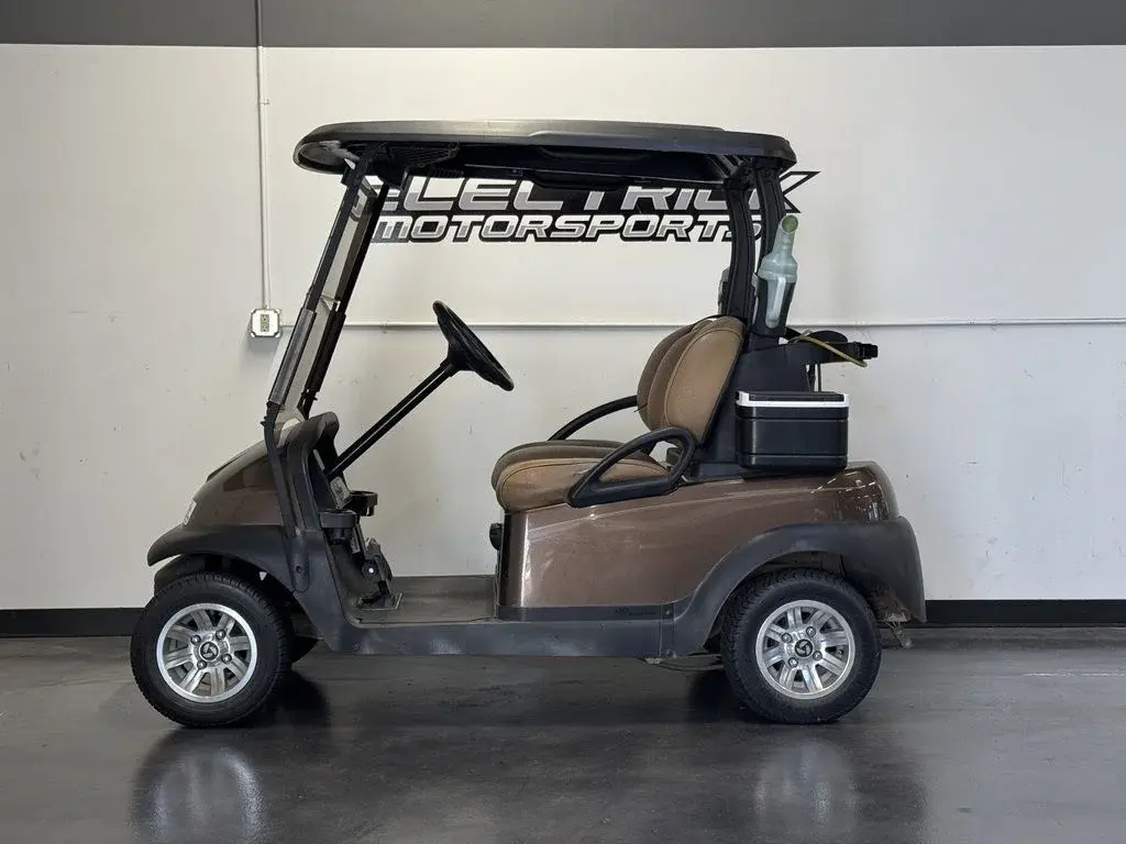 2015 Club Car Precedent photo 1