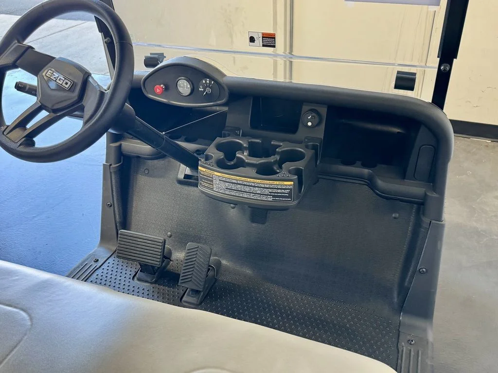 2020 E-Z-GO RXV photo 5