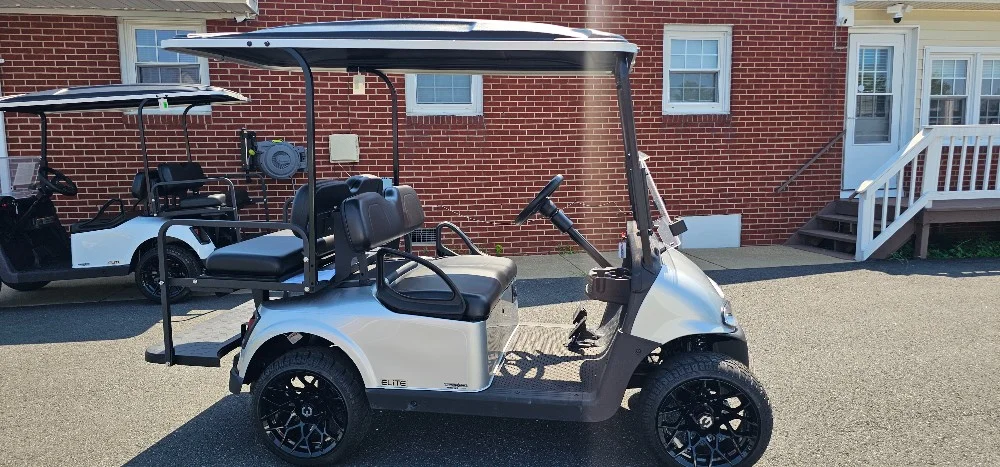 2021 E-Z-GO RXV photo 5